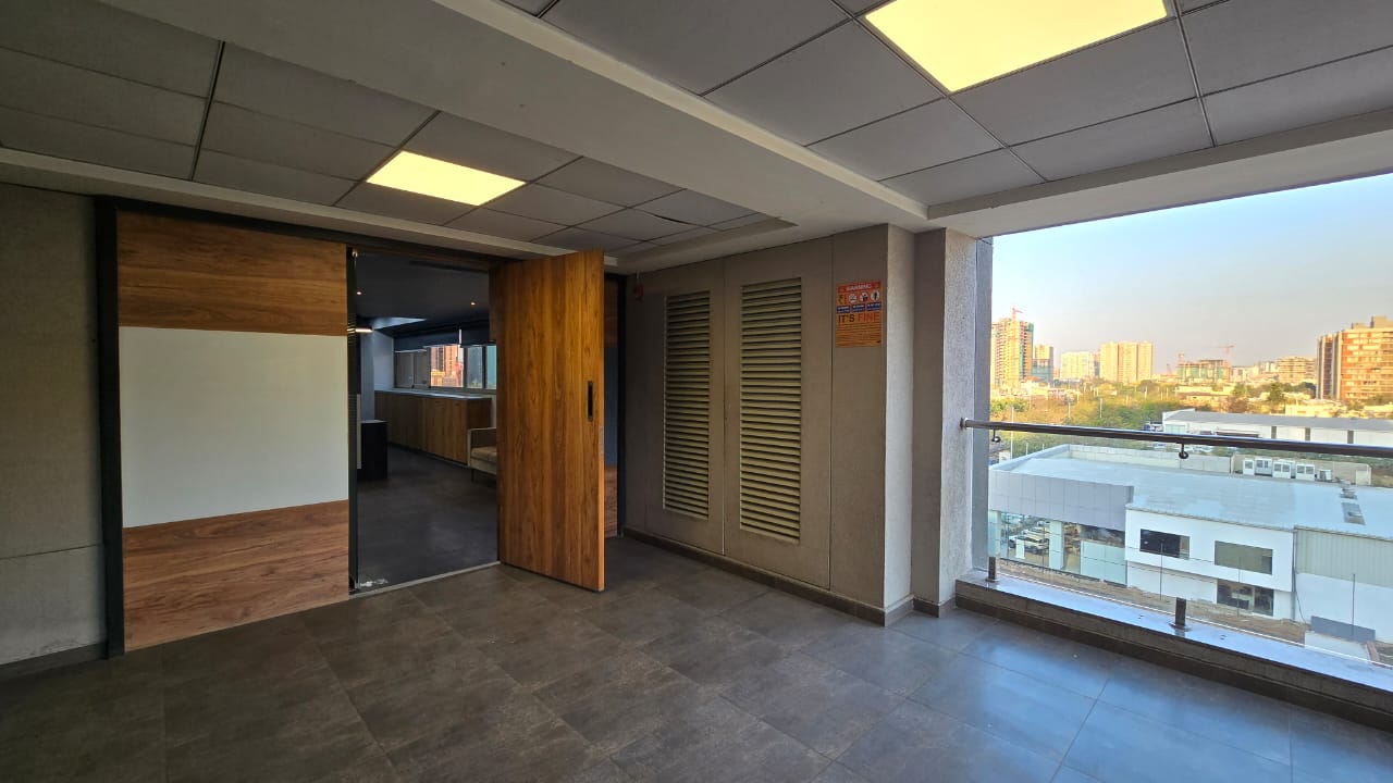 1471 Sq. Ft. Commercial Office for Rent in Iscon Ambli Road Ahmedabad - Media 14