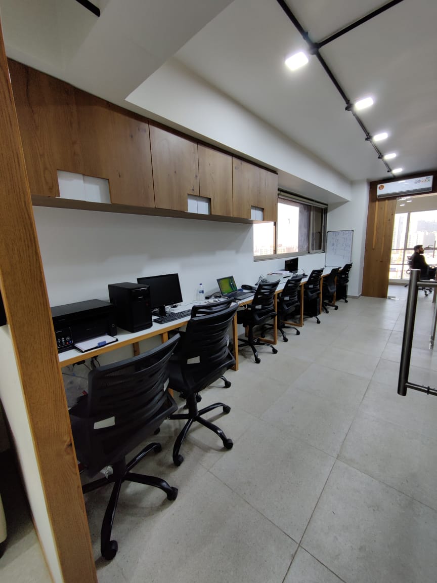 1000 Sq. Ft. Commercial Office for Rent in Iscon Ambli Road Ahmedabad - Media 2