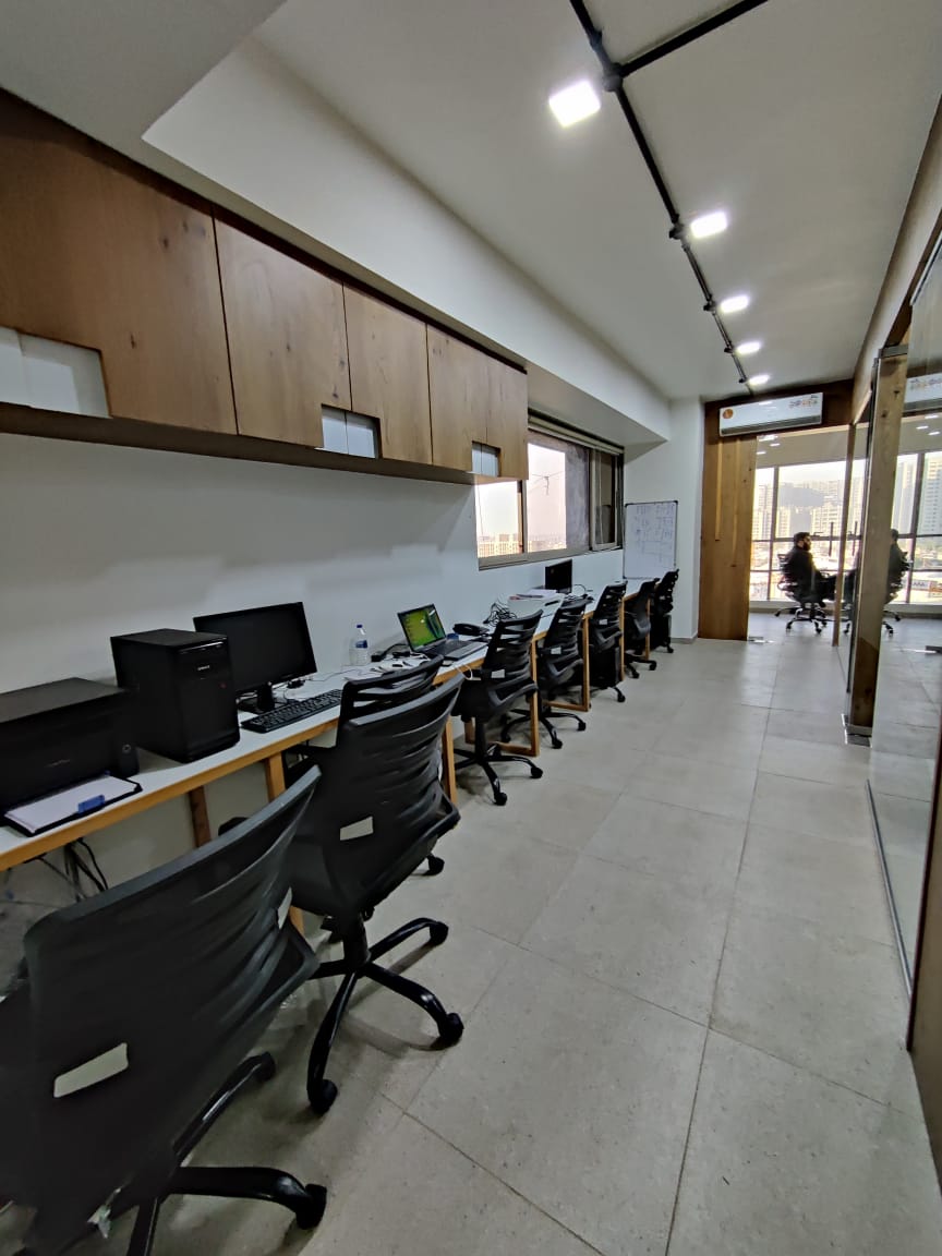 1000 Sq. Ft. Commercial Office for Rent in Iscon Ambli Road Ahmedabad - Media 4