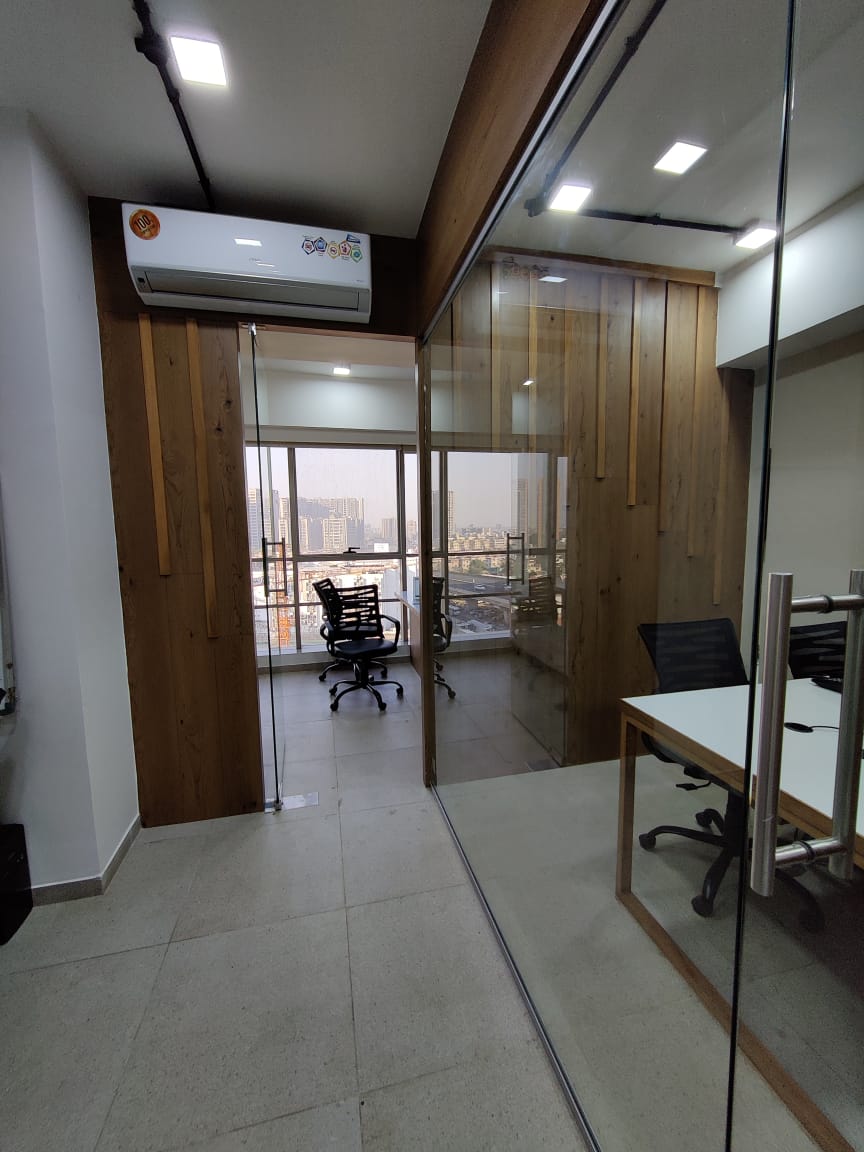 1000 Sq. Ft. Commercial Office for Rent in Iscon Ambli Road Ahmedabad - Media 5