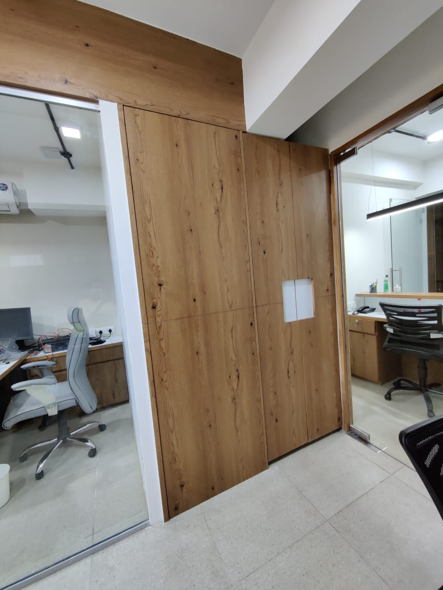 1000 Sq. Ft. Commercial Office for Rent in Iscon Ambli Road Ahmedabad - Media 6