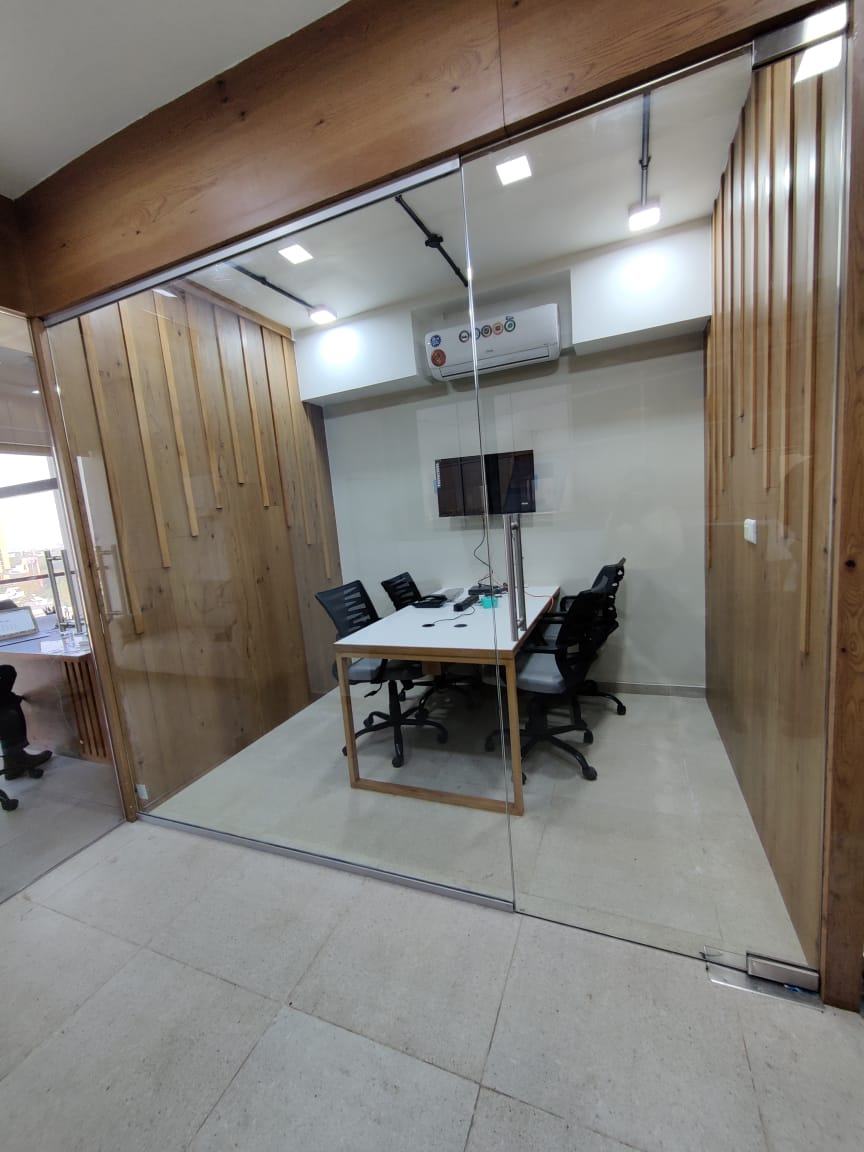 1000 Sq. Ft. Commercial Office for Rent in Iscon Ambli Road Ahmedabad - Media 8