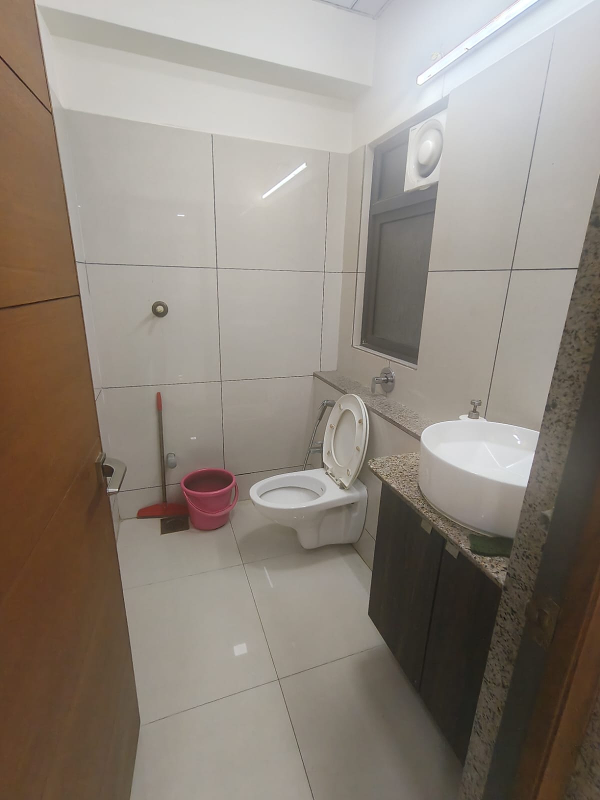 Office 1400 Sq. Ft. Commercial Office for Rent in Bopal Ahmedabad - Media 10