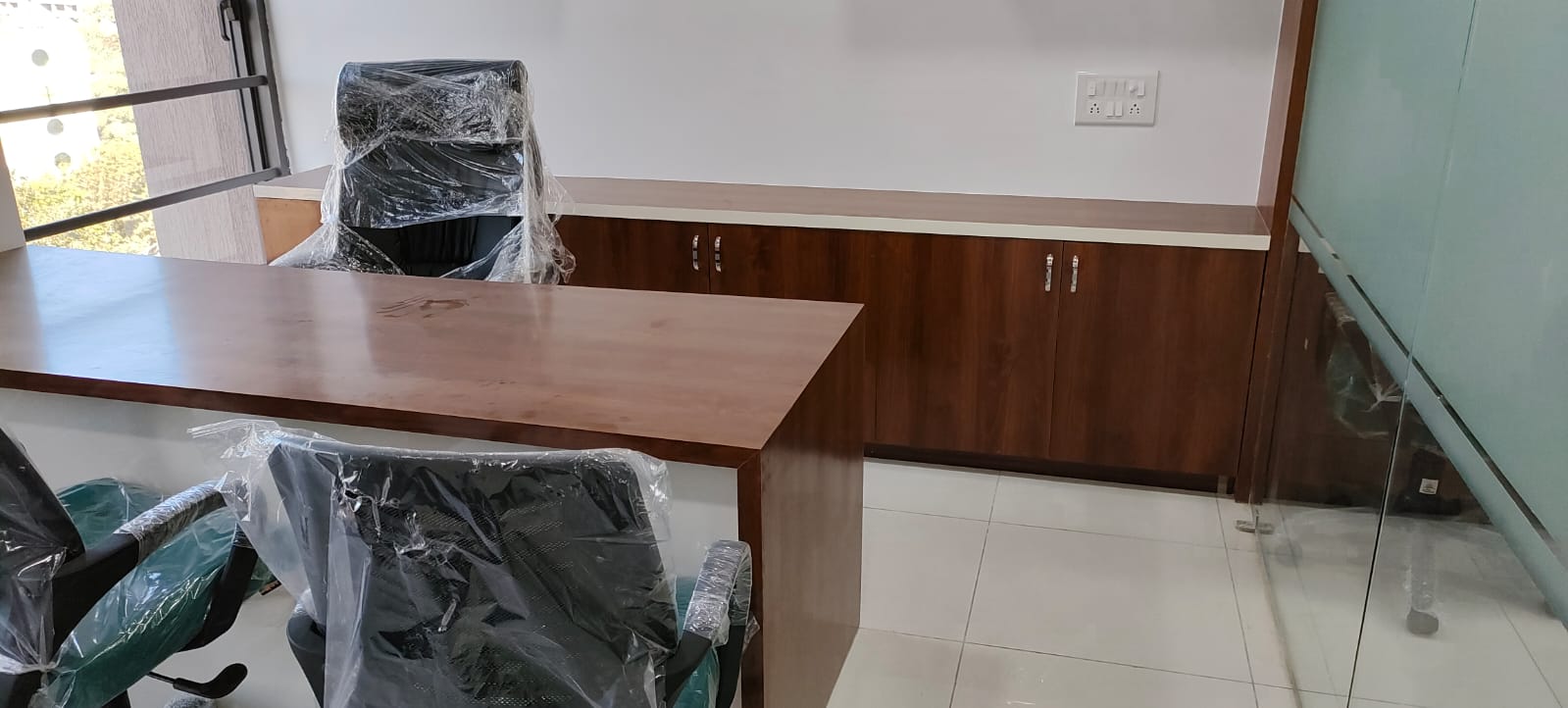 1066 Sq. Ft. Commercial Office for Rent in Rajpath Club Road Ahmedabad - Media 2