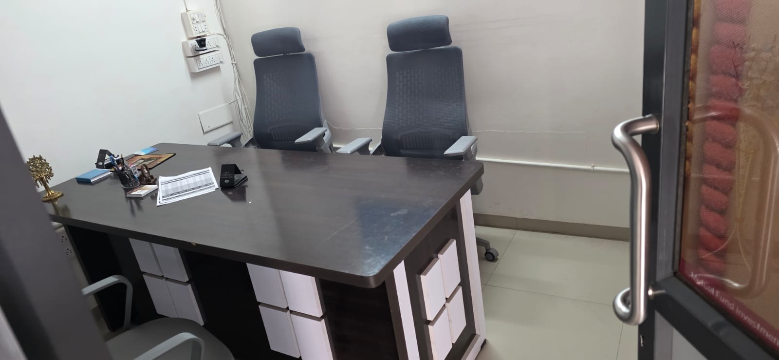 575 Sq. Ft. Commercial Office for Rent in Iscon Ambli Road Ahmedabad