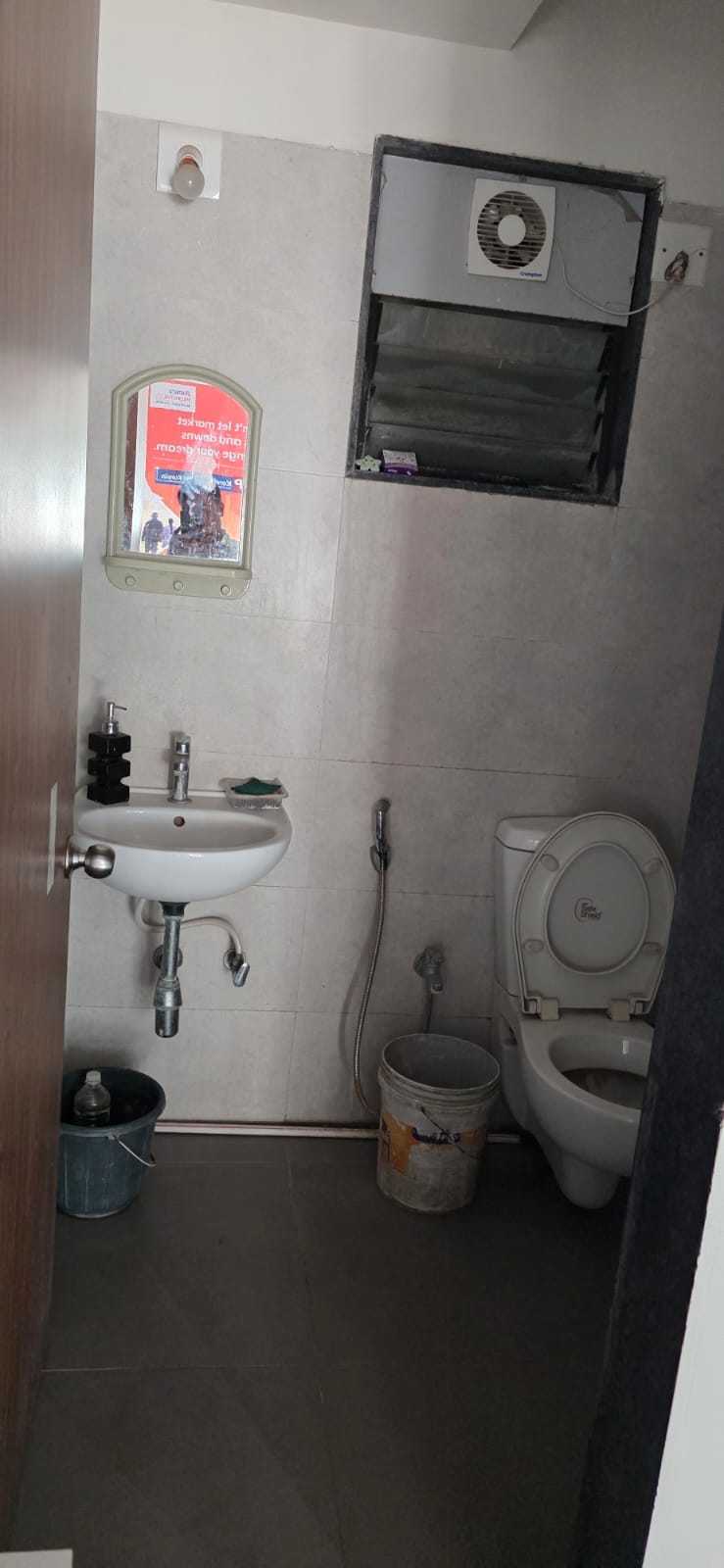 575 Sq. Ft. Commercial Office for Rent in Iscon Ambli Road Ahmedabad - Media 3