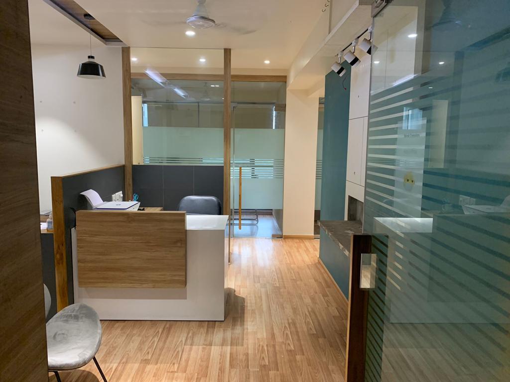 900 Sq. Ft. Commercial Office for Rent in Sg Highway Ahmedabad