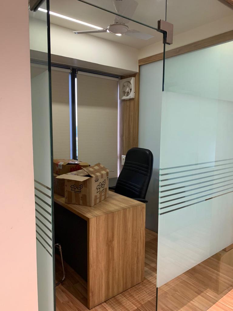 900 Sq. Ft. Commercial Office for Rent in Sg Highway Ahmedabad - Media 3