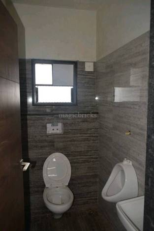2150 Sq. Ft. Commercial Office for Rent in Gota Ahmedabad - Media 6