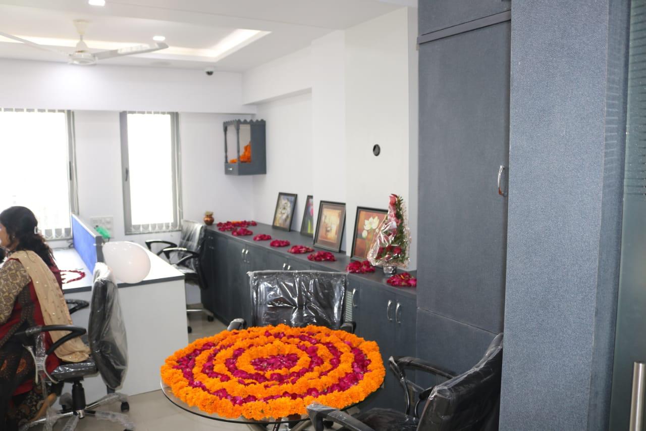 Office Commercial Office for Rent in Ashram Road Ahmedabad - Media 21