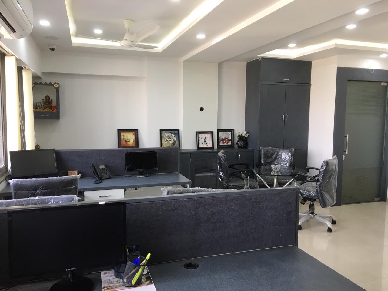 Office Commercial Office for Rent in Ashram Road Ahmedabad - Media 6