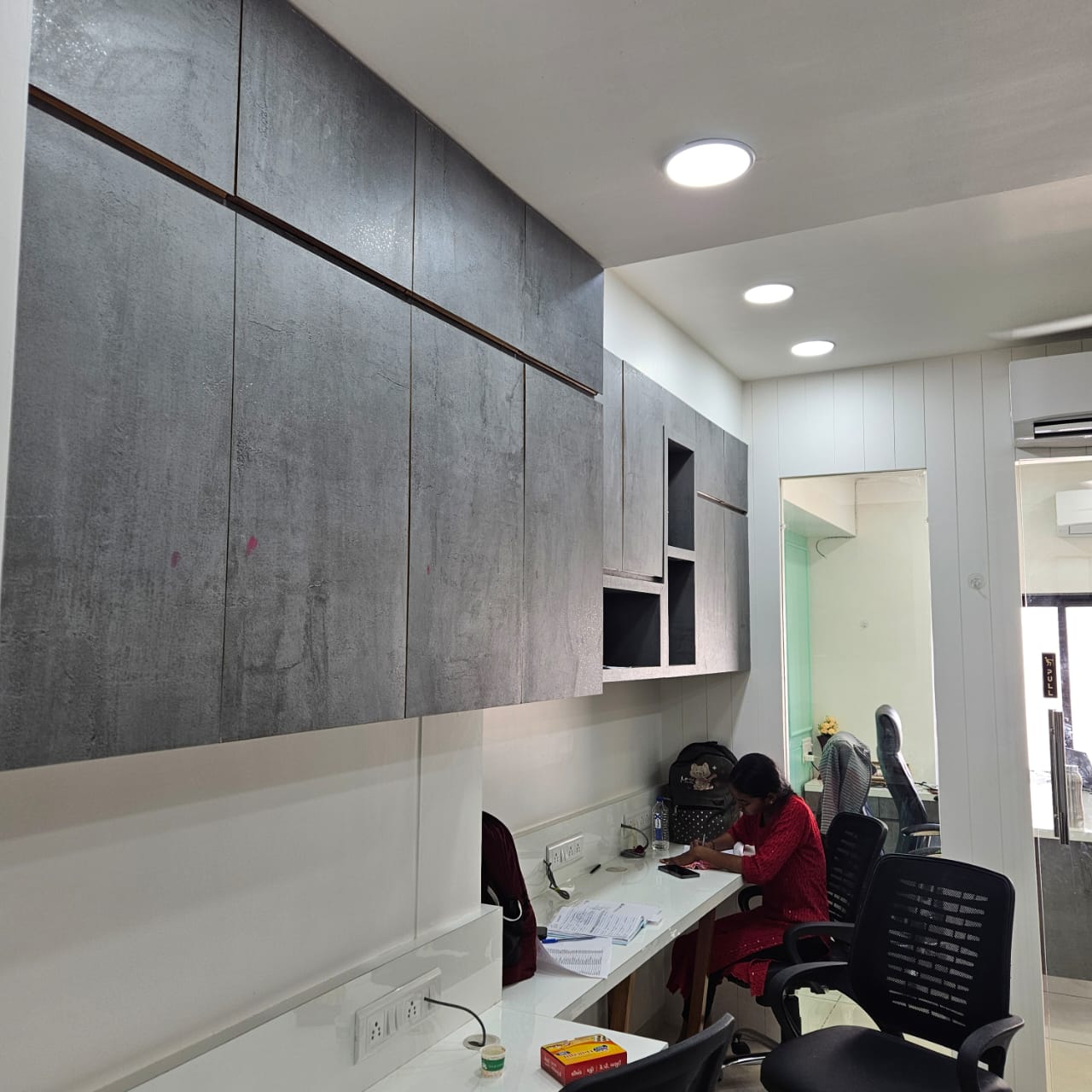 Office 720 Sq. Ft. Commercial Office for Rent in Ashram Road Ahmedabad - Media 4