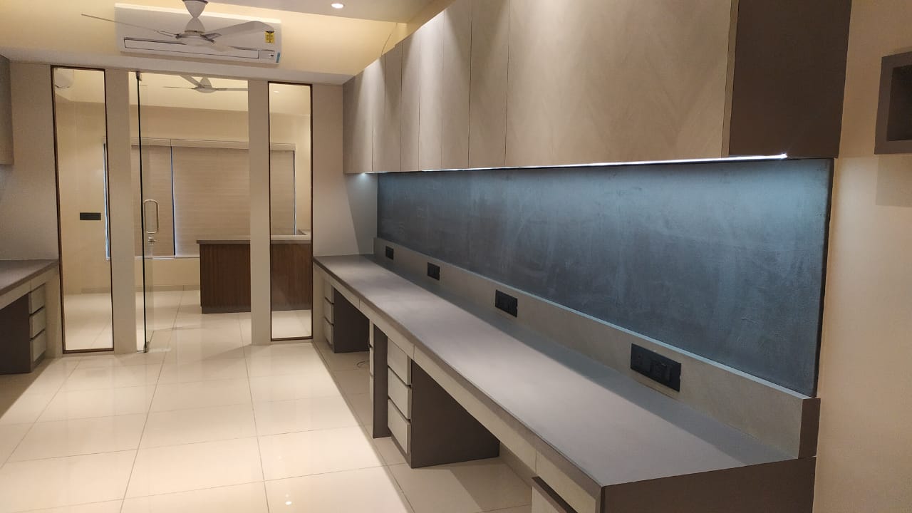 735 Sq. Ft. Commercial Office for Rent in Ashram Road Ahmedabad - Media 5