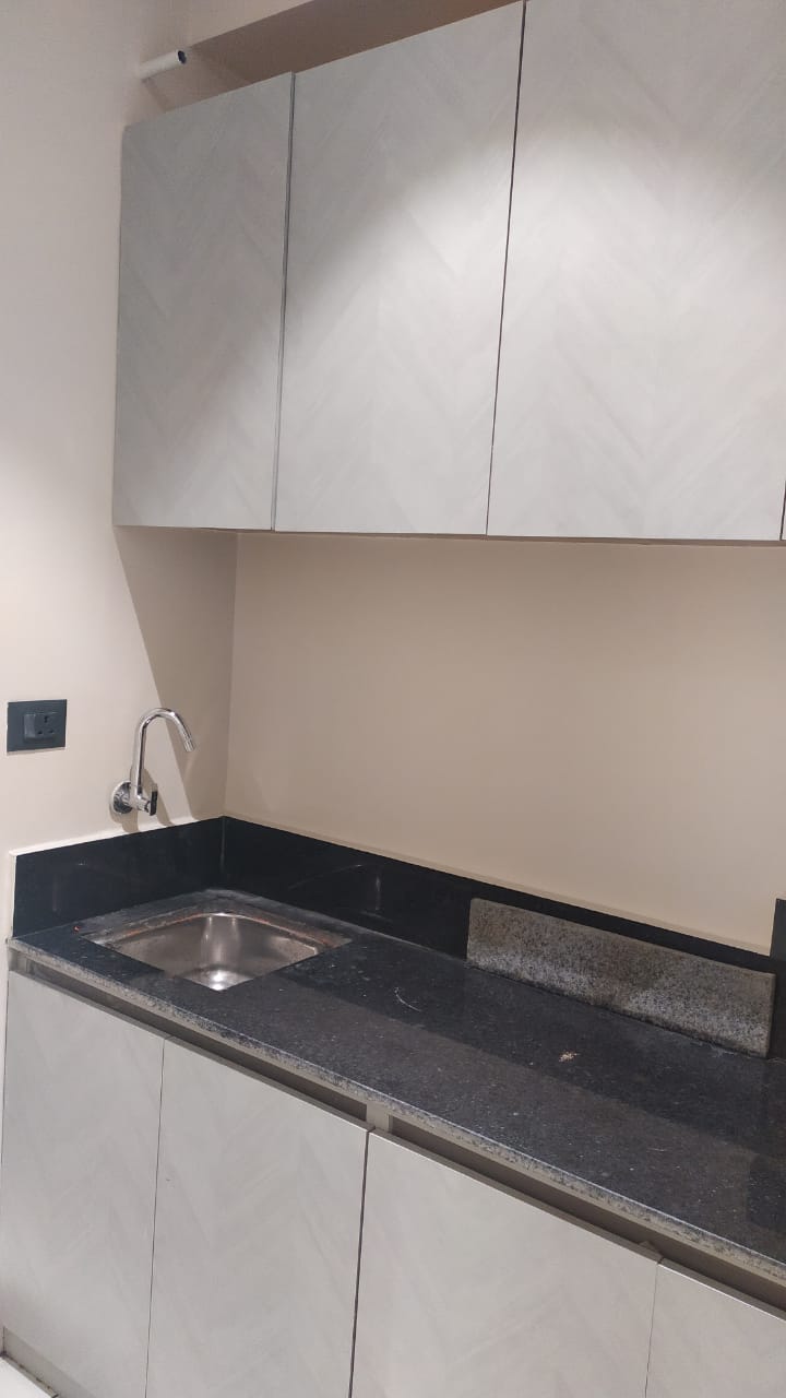 735 Sq. Ft. Commercial Office for Rent in Ashram Road Ahmedabad - Media 6