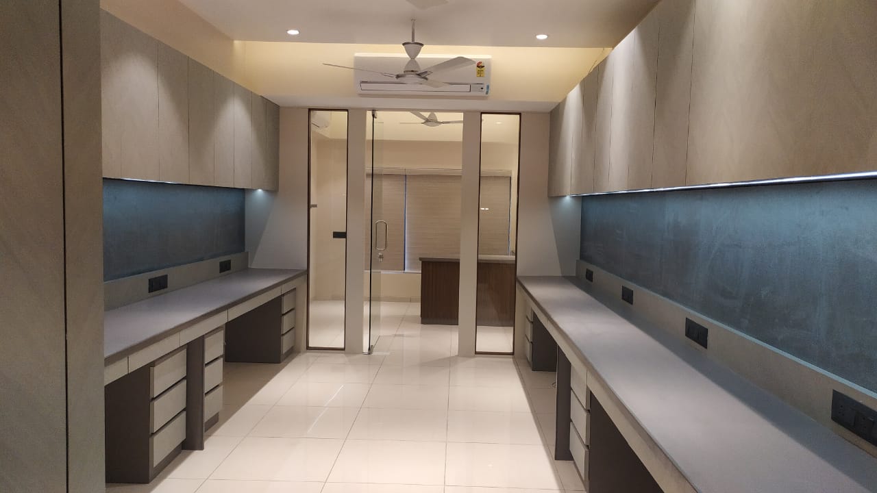 735 Sq. Ft. Commercial Office for Rent in Ashram Road Ahmedabad - Media 9