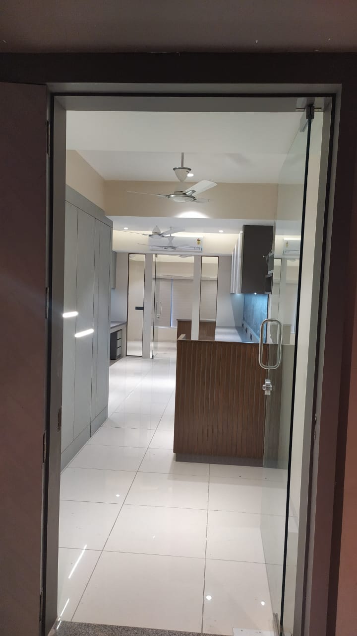 735 Sq. Ft. Commercial Office for Rent in Ashram Road Ahmedabad - Media 12