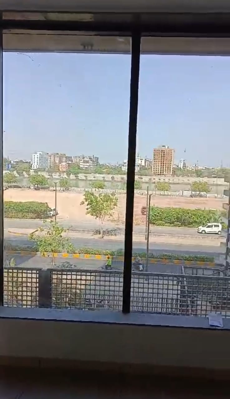 Office Commercial Office for Rent in Ashram Road Ahmedabad - Media 8