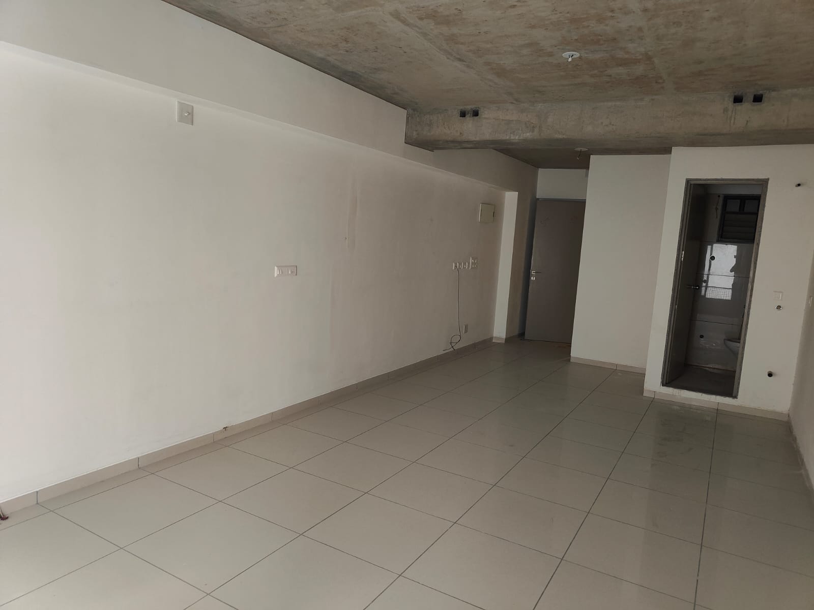 720 Sq. Ft. Commercial Office for Rent in Ashram Road Ahmedabad - Media 2
