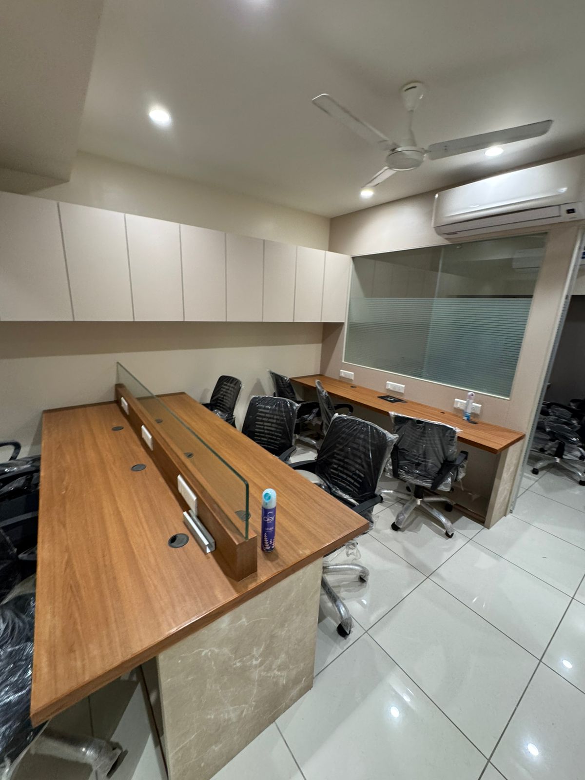 810 Sq. Ft. Commercial Office for Rent in Ashram Road Ahmedabad - Media 18