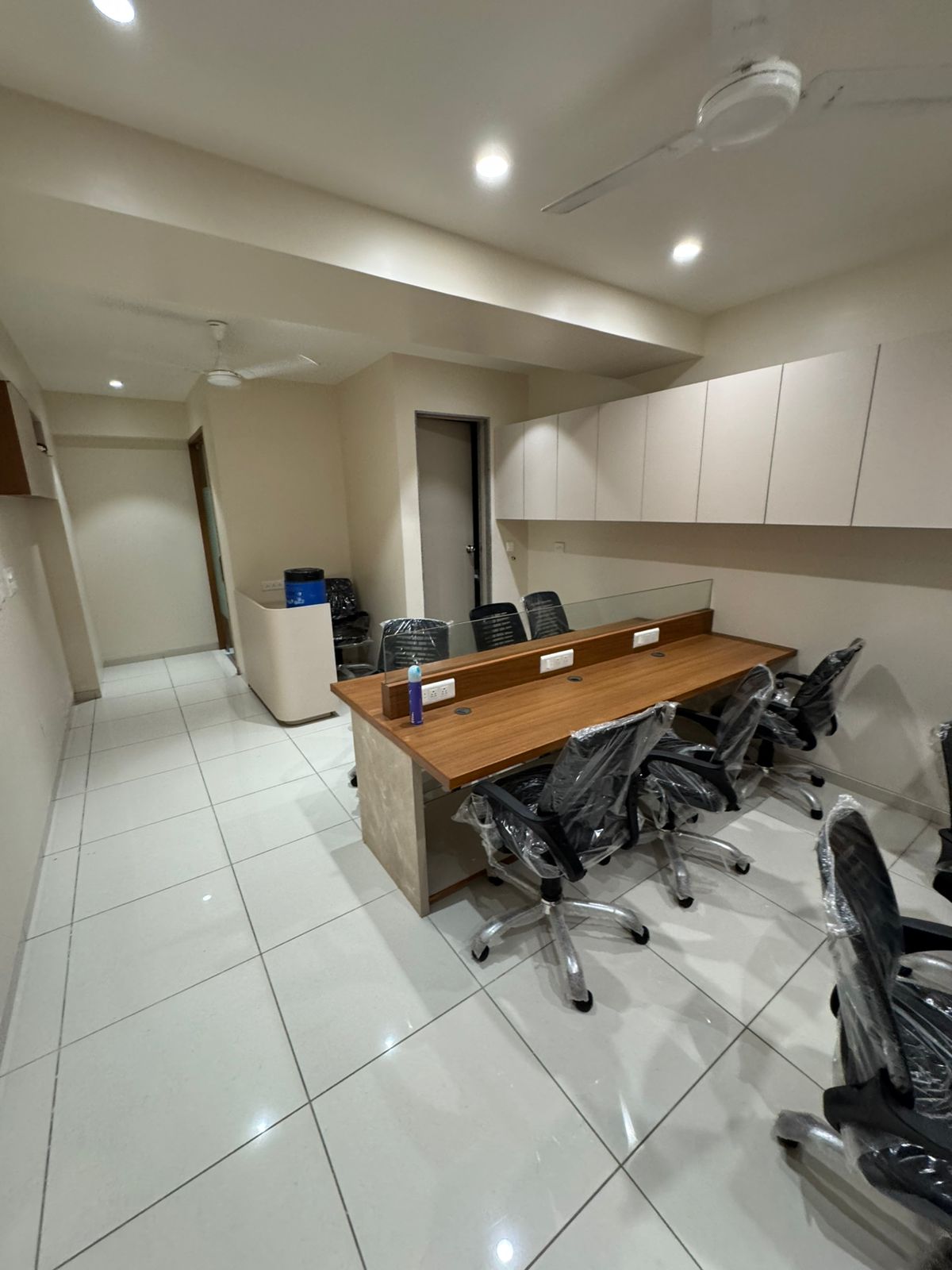 810 Sq. Ft. Commercial Office for Rent in Ashram Road Ahmedabad - Media 13