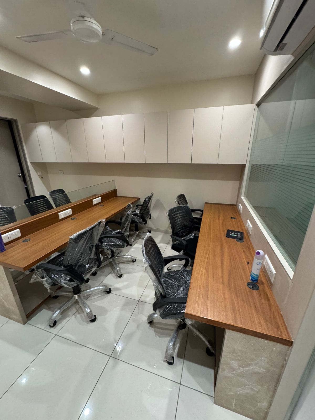 810 Sq. Ft. Commercial Office for Rent in Ashram Road Ahmedabad
