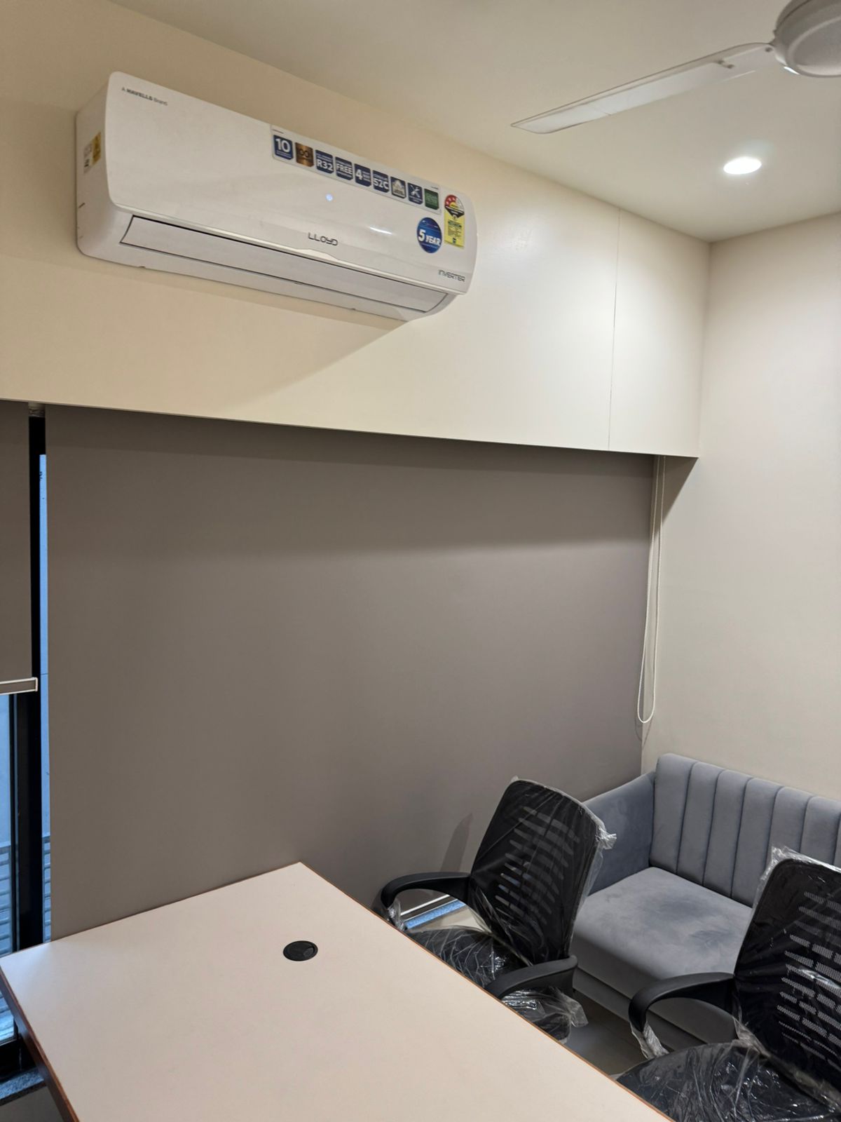 810 Sq. Ft. Commercial Office for Rent in Ashram Road Ahmedabad - Media 7