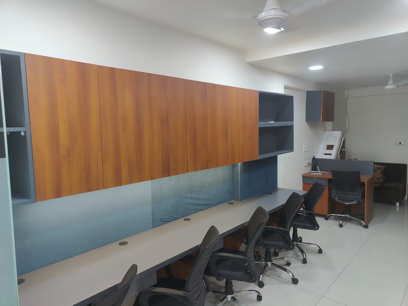 700 Sq. Ft. Commercial Office for Rent in Ashram Road Ahmedabad - Media 6