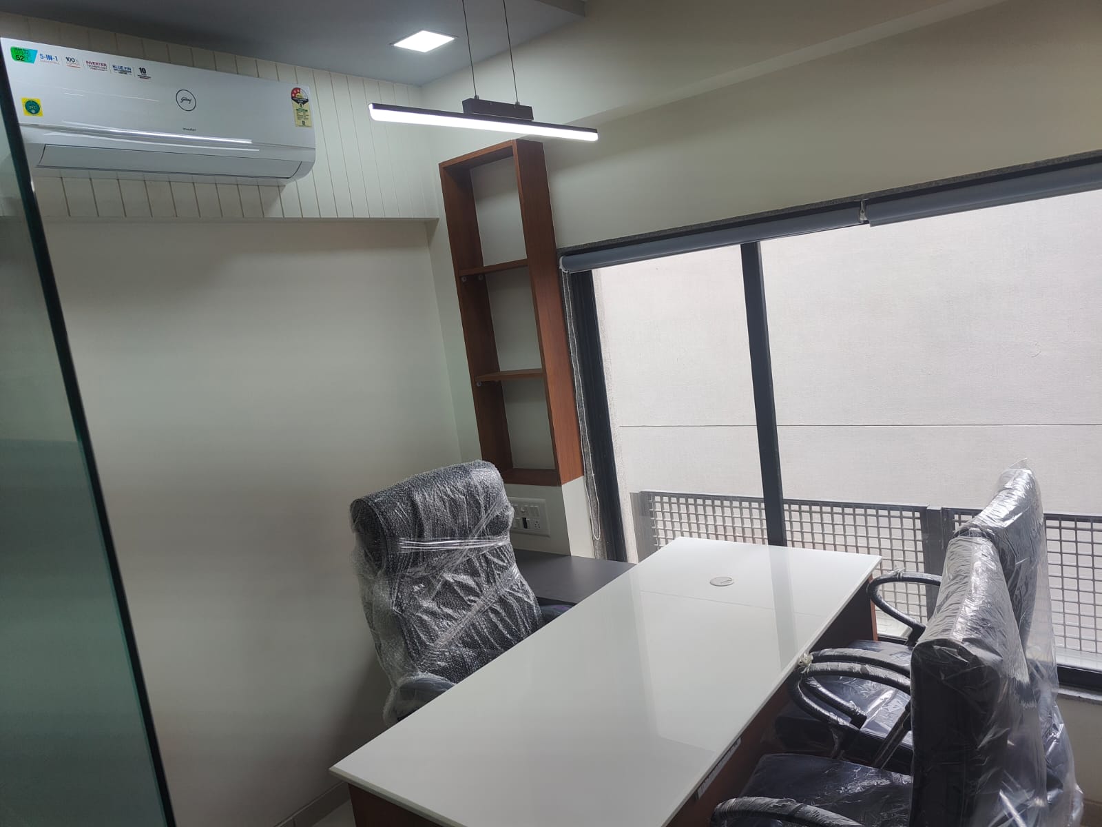 700 Sq. Ft. Commercial Office for Rent in Ashram Road Ahmedabad - Media 7