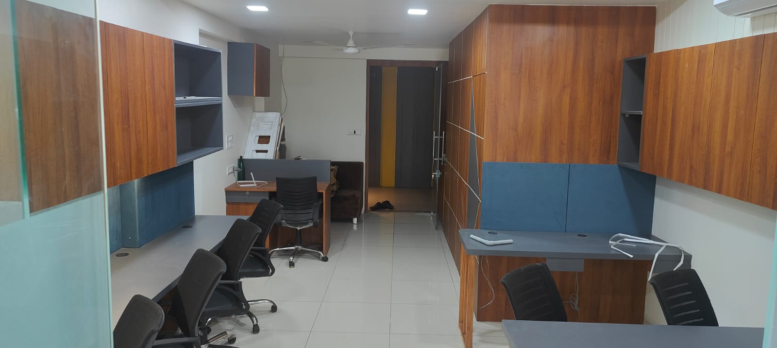 700 Sq. Ft. Commercial Office for Rent in Ashram Road Ahmedabad - Media 10