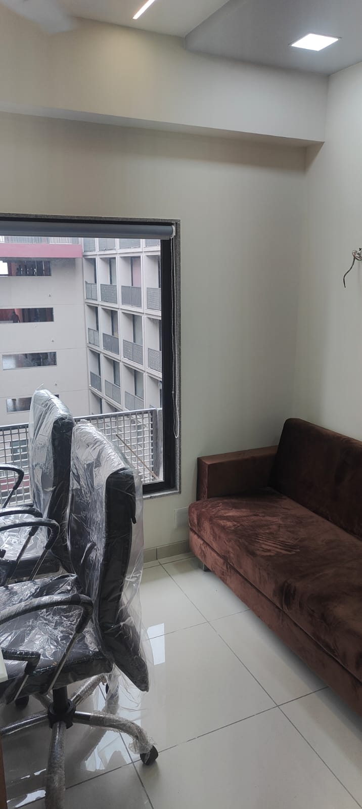 700 Sq. Ft. Commercial Office for Rent in Ashram Road Ahmedabad - Media 12