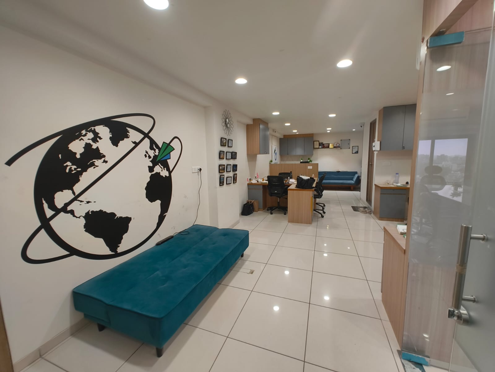 1360 Sq. Ft. Commercial Office for Rent in Ashram Road Ahmedabad - Media 3