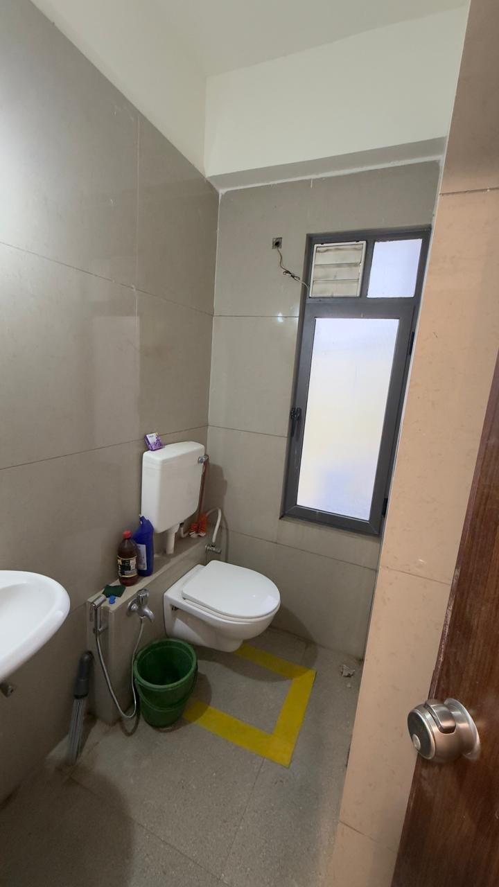 320 Sq. Ft. Commercial Office for Rent in Ashram Road Ahmedabad - Media 2