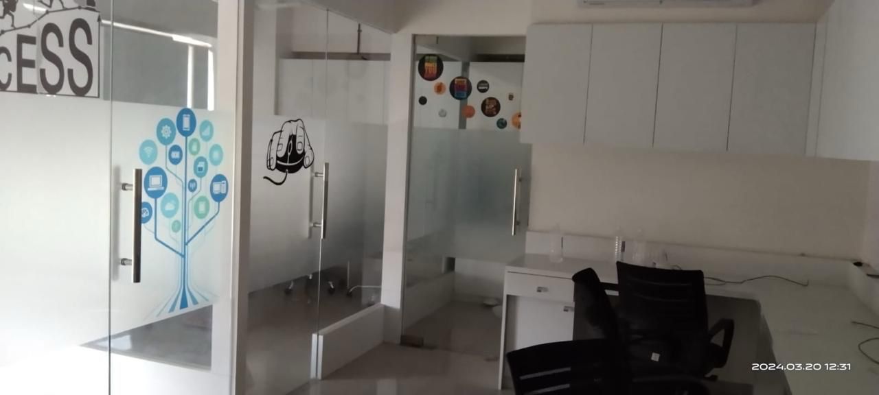 1126 Sq. Ft. Commercial Office for Rent in Gota Ahmedabad - Media 3