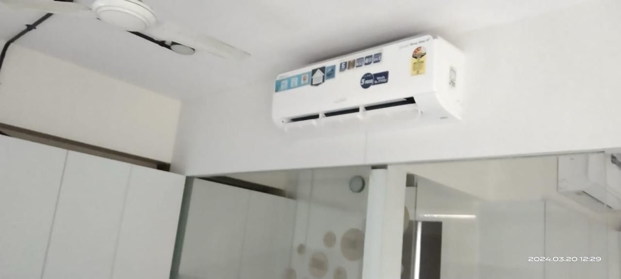 1126 Sq. Ft. Commercial Office for Rent in Gota Ahmedabad - Media 9