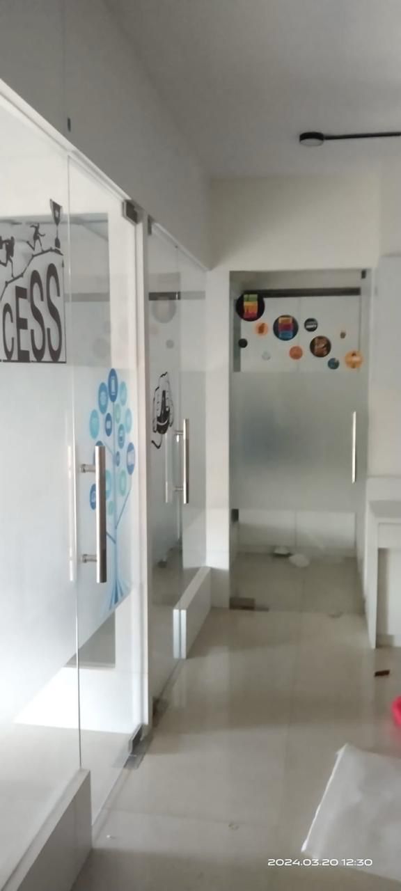 1126 Sq. Ft. Commercial Office for Rent in Gota Ahmedabad - Media 2