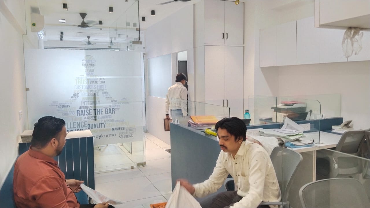 774 Sq. Ft. Commercial Office for Rent in Cg Road Ahmedabad