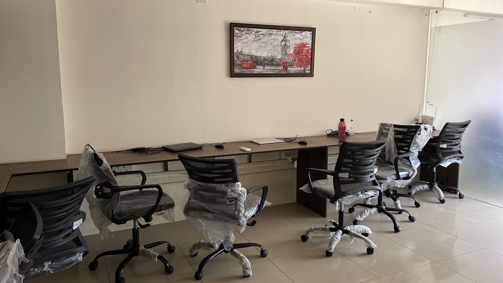 777 Sq. Ft. Commercial Office for Rent in Thaltej Ahmedabad - Media 2