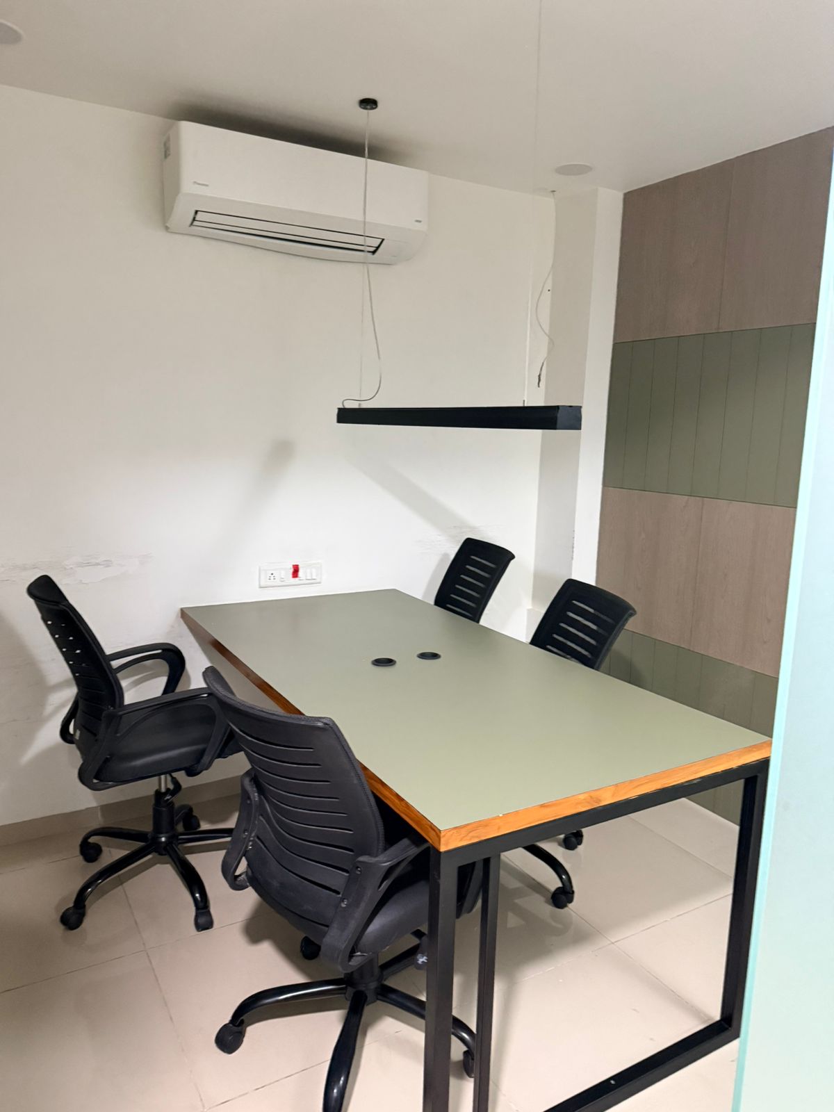 1276 Sq. Ft. Commercial Office for Rent in Vastrapur Ahmedabad - Media 10