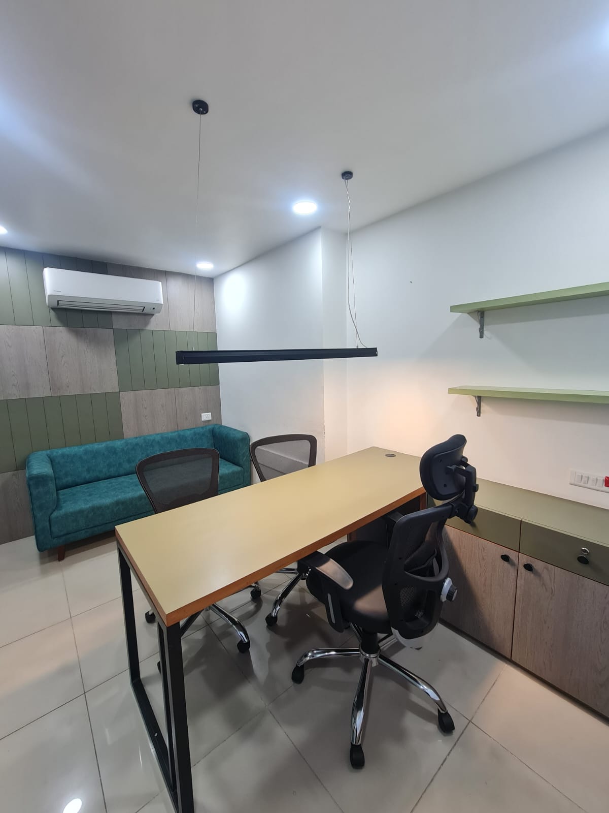 1276 Sq. Ft. Commercial Office for Rent in Vastrapur Ahmedabad