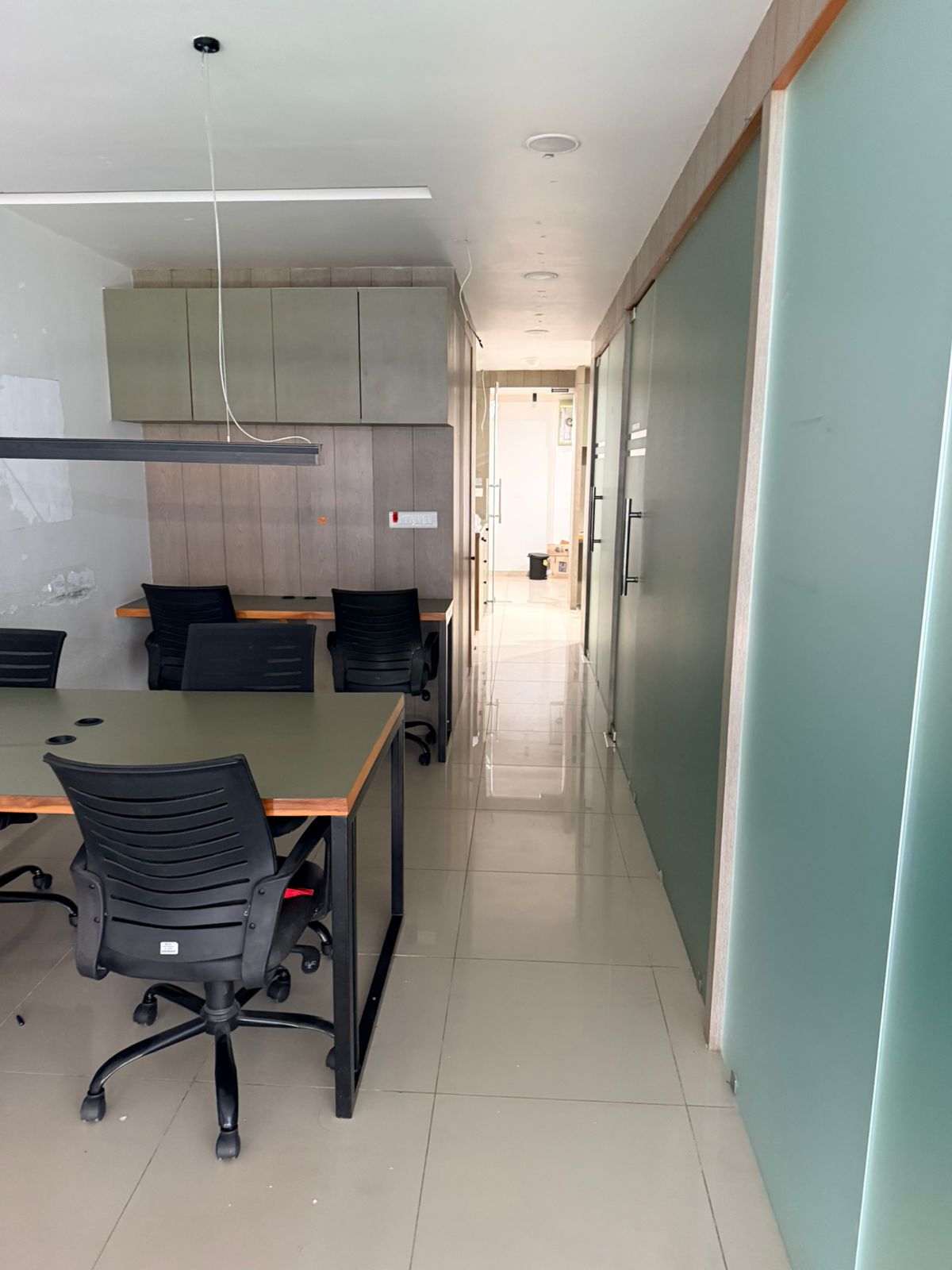 1276 Sq. Ft. Commercial Office for Rent in Vastrapur Ahmedabad - Media 11