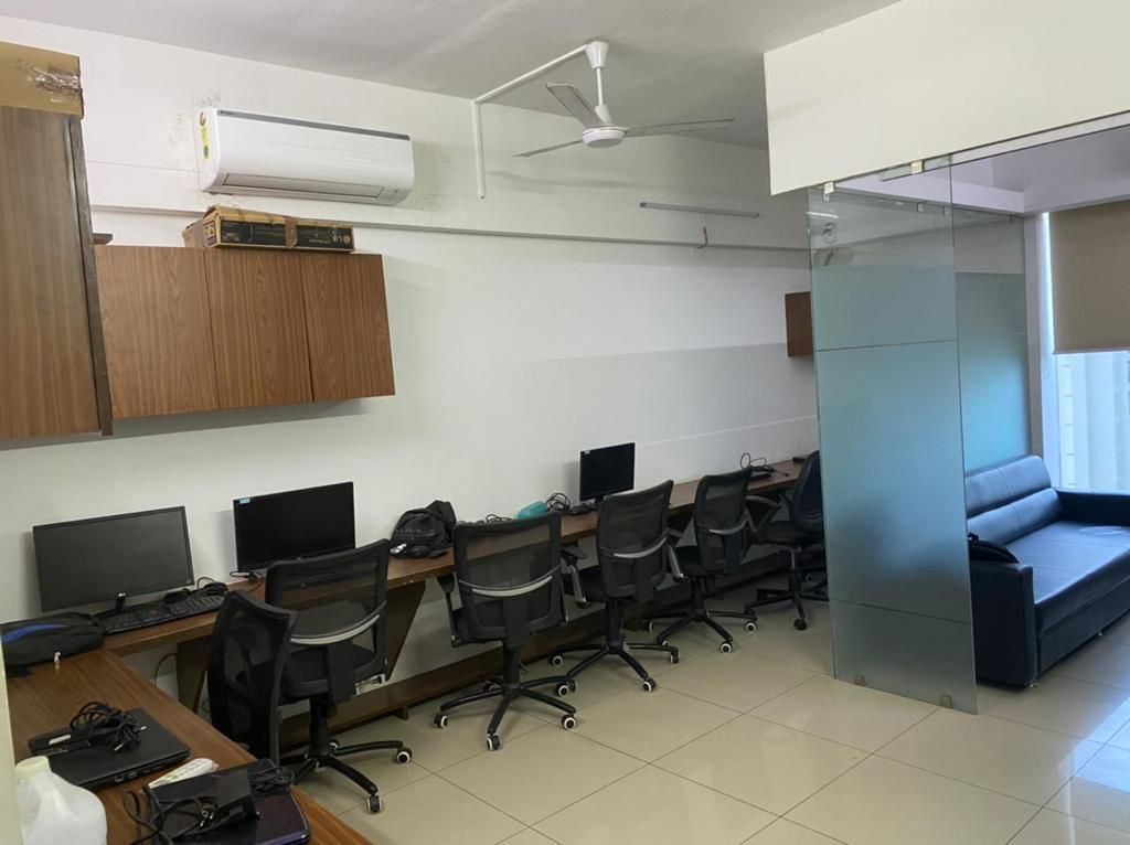 568 Sq. Ft. Commercial Office for Rent in Prahladnagar Ahmedabad - Media 4