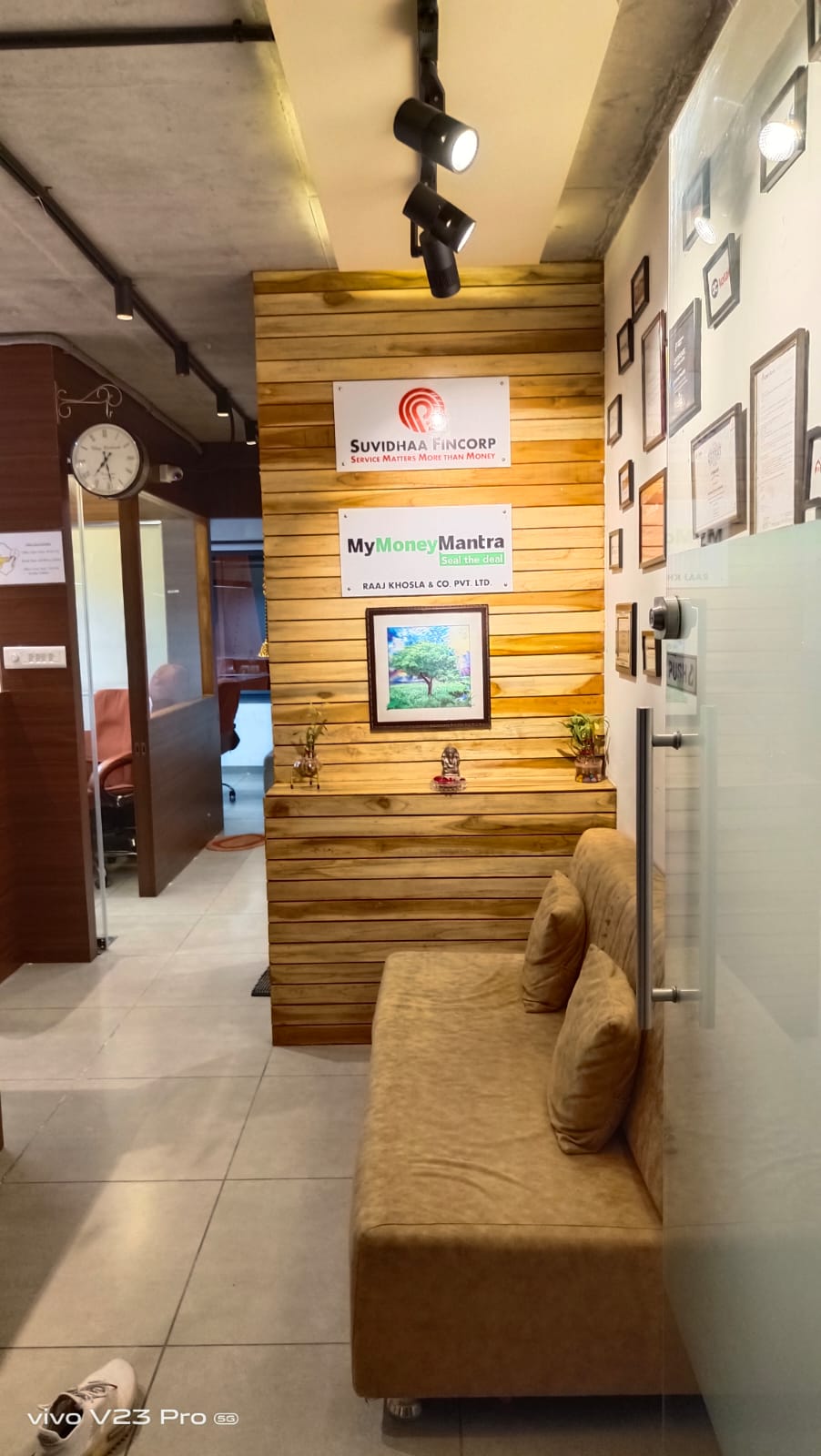 845 Sq. Ft. Commercial Office for Rent in Cg Road Ahmedabad - Media 13