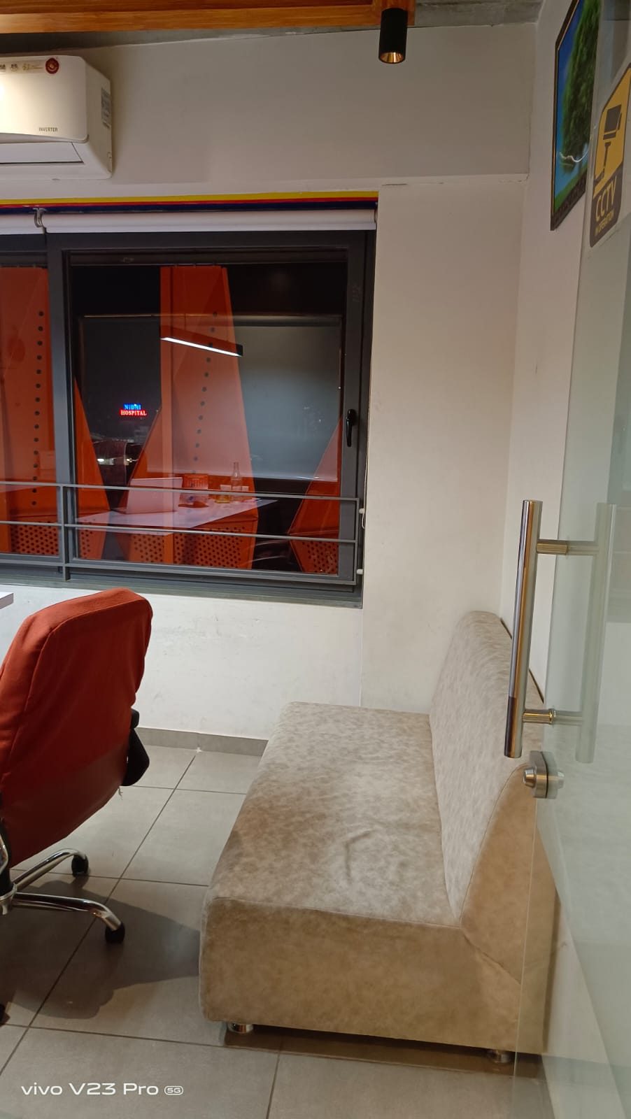 845 Sq. Ft. Commercial Office for Rent in Cg Road Ahmedabad - Media 9