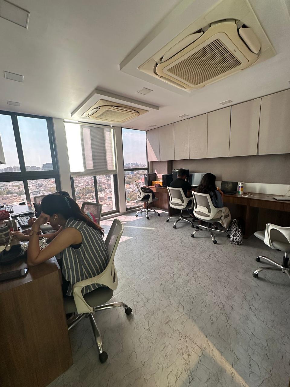 1273 Sq. Ft. Commercial Office for Rent in Vastrapur Ahmedabad - Media 4
