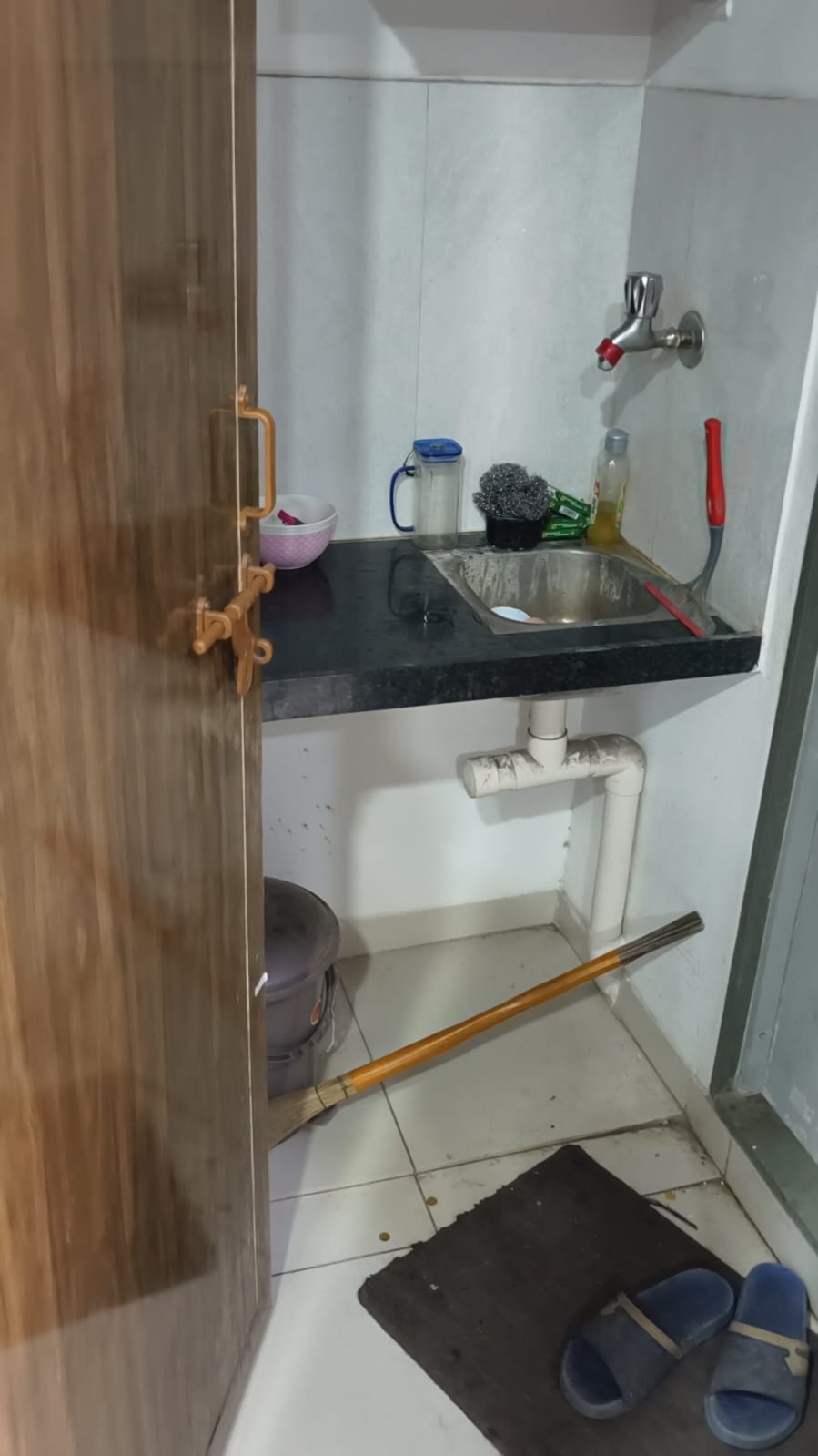 1150 Sq. Ft. Commercial Office for Rent in Ashram Road Ahmedabad - Media 7