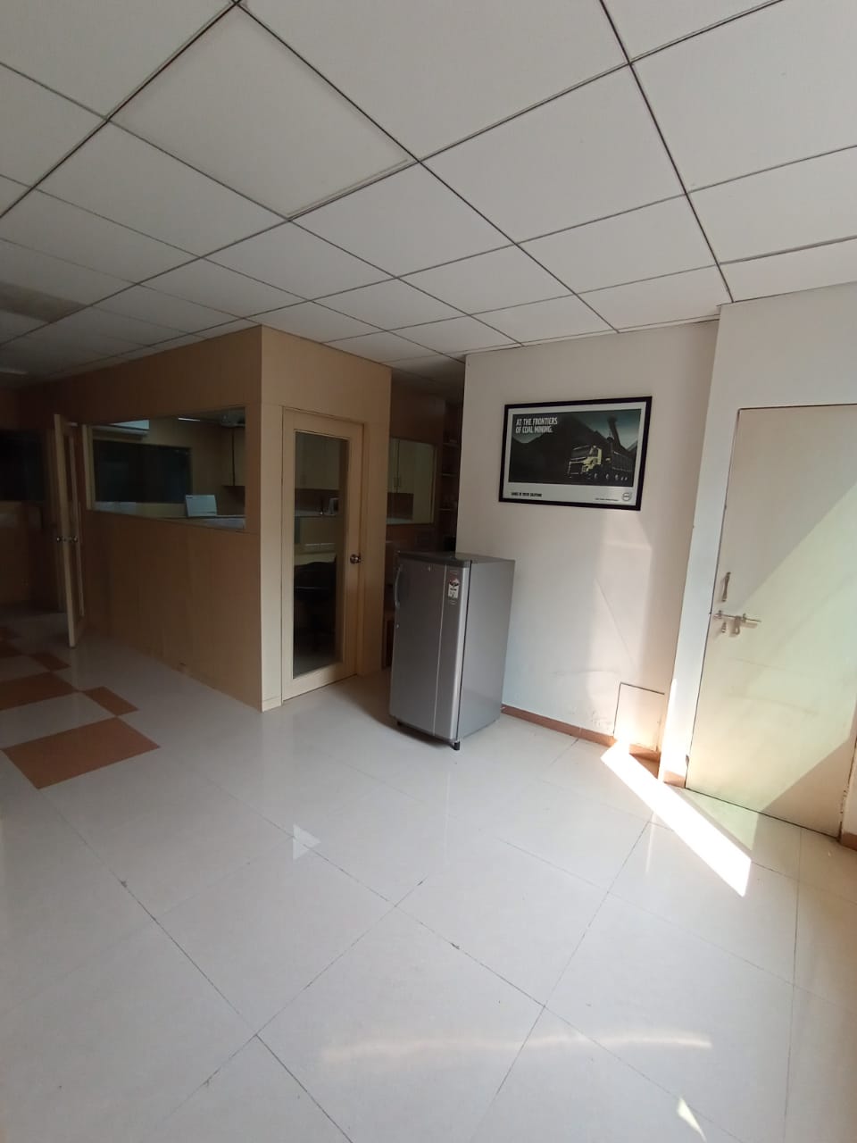 1650 Sq. Ft. Commercial Office for Rent in Sola Ahmedabad - Media 9