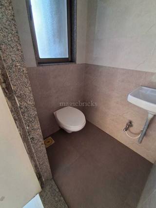 1645 Sq. Ft. Commercial Office for Rent in Vaishnodevi Ahmedabad - Media 6