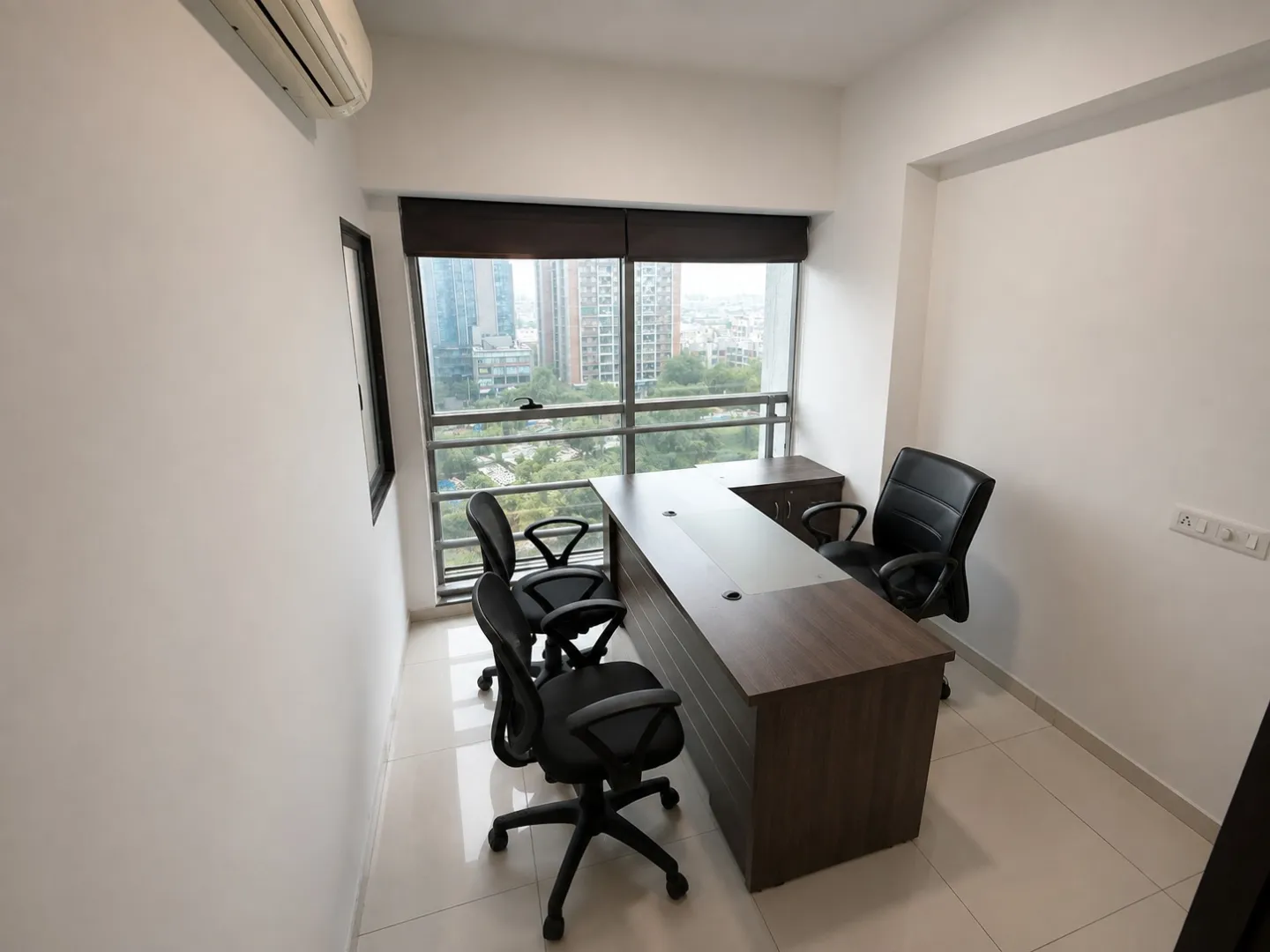600 Sq. Ft. Commercial Office for Rent in Science City Ahmedabad - Media 4