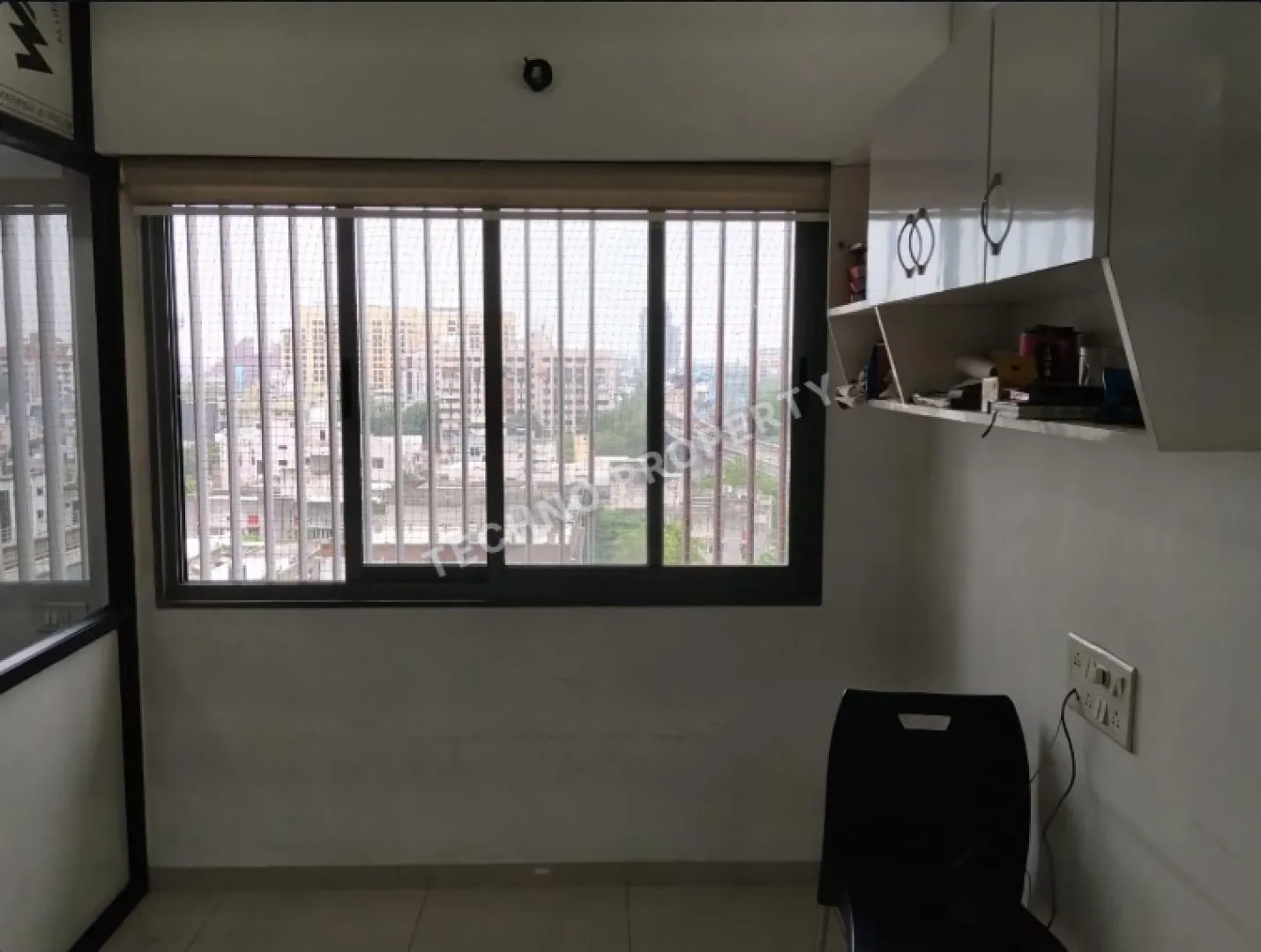 470 Sq. Ft. Commercial Office for Rent in Ashram Road Ahmedabad - Media 3