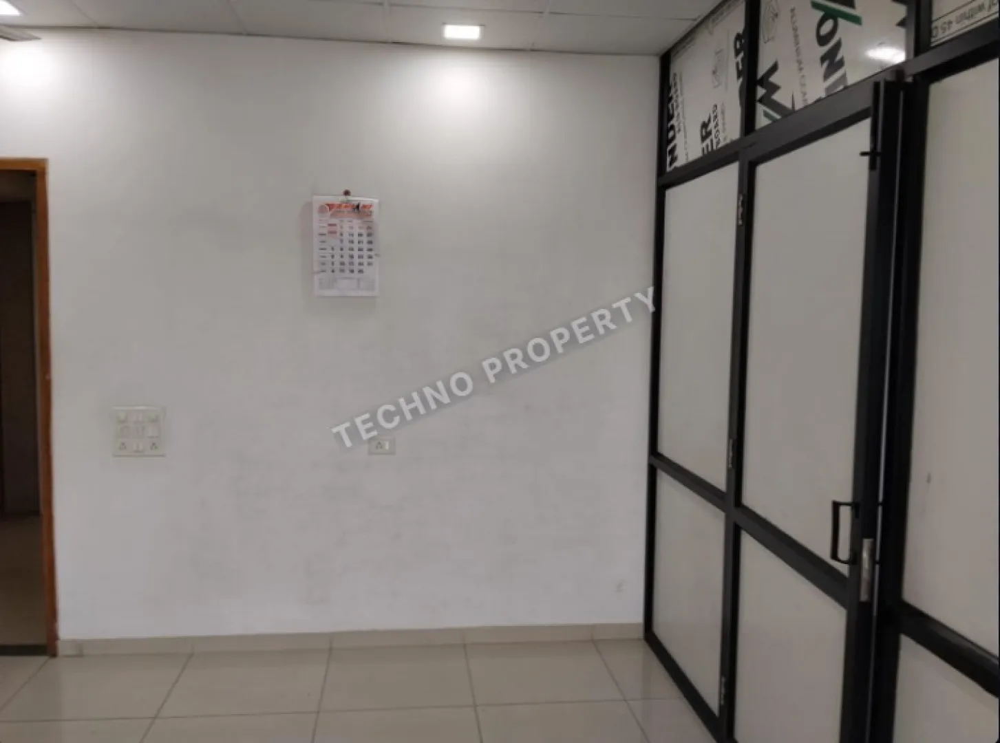 470 Sq. Ft. Commercial Office for Rent in Ashram Road Ahmedabad - Media 4